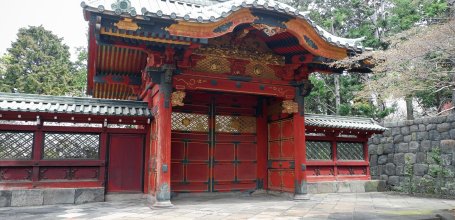 Cimetière de Yanaka (Tokyo), porte Chokugaku-mon du mausolée Joken'in dédié à Tokugawa Tsunayoshi