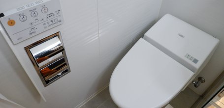 ibis Styles Kyoto Shijo, toilettes de la chambre Standard avec 2 lits simples