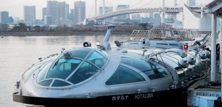 Croisière Hotaluna (Tokyo), vue sur le bateau depuis le terminal Odaiba Seaside Park 2