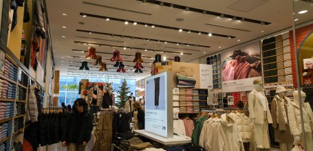 Uniqlo Ginza Flagship Store (Tokyo), Collection hiver au rayon femmes