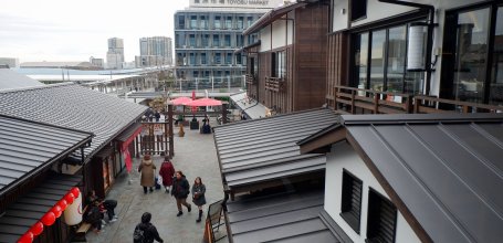 Toyosu Senkyaku Banrai (Tokyo), vue sur l'allée principale Menuki Odori du marché