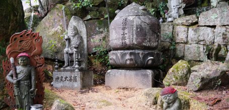 Mont Misen (Miyajima), Groupe de statues bouddhistes 