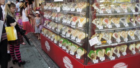 Harajuku, (Shibuya, Tokyo), avenue Takeshita Street et enseigne Marion Crepes en 2010
