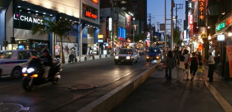 Naha, Kokusai-dori la nuit