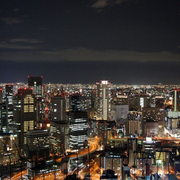 Osaka, panorama nocturne depuis l'observatoire Umeda Sky Building