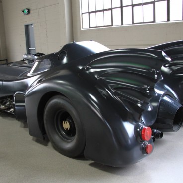 batmobile-dark-knight-warner-studios
