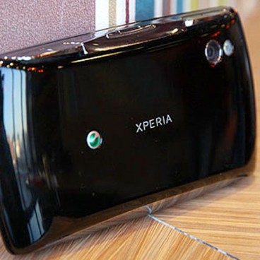 playstation-phone-derriere