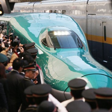 shinkansen-hayabusa