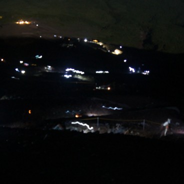 Ascension du Mont Fuji, sentier Yoshida de nuit