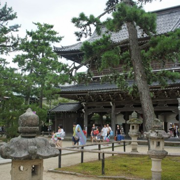Amanohashidate, temple Chion-ji en été