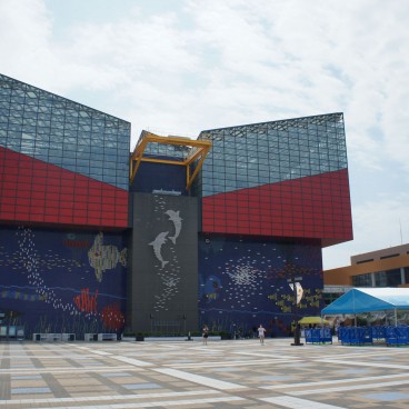 Aquarium Kaiyukan (Osaka), façade du bâtiment