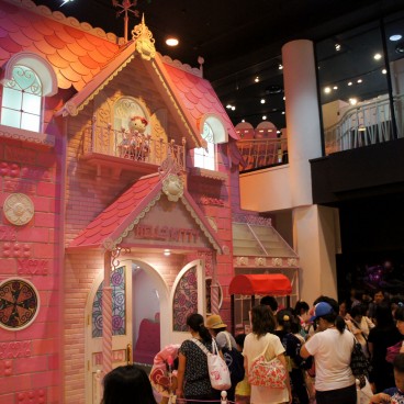 sanrio-puroland-tokyo-hello-kitty-14