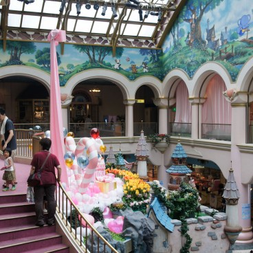 sanrio-puroland-tokyo-hello-kitty-7