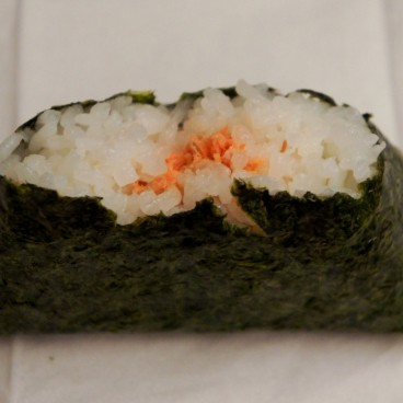 Onigiri au saumon dans un Shinkansen