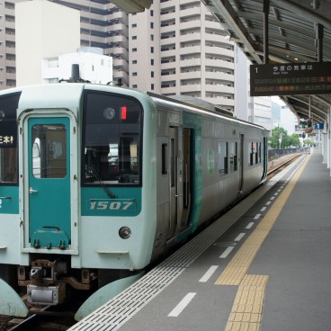 Takamatsu, train local