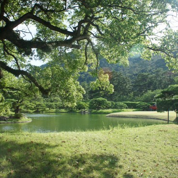 Ritsurin Koen (Takamatsu), Etang et ses îlots 3