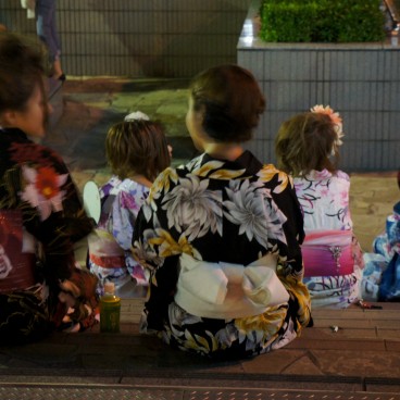 Tenjin Matsuri à Osaka, Festivaliers vêtus de yukata 4