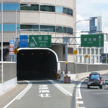 gate-tower-building-umeda-osaka