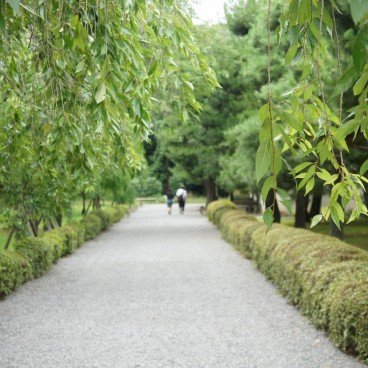 Château de Nijo (Kyoto), Visiteurs dans l'enceinte du château 2