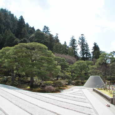 Ginkaku-ji, Vue sur le jardin sec et le cône de sable Kogetsudai