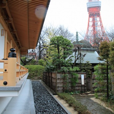 Zojo-ji à Tokyo, Vue sur la Tour de Tokyo