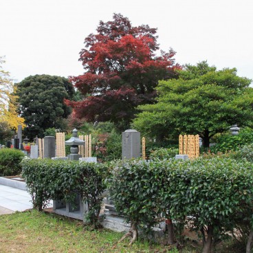 Tombes du cimetière Aoyama à Tokyo 2