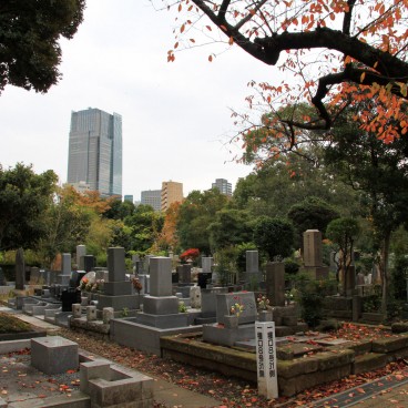 Tombes du cimetière Aoyama à Tokyo 3
