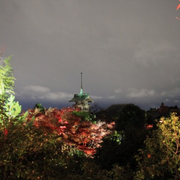Kodai-ji (Kyoto), Vue nocturne sur Kyoto