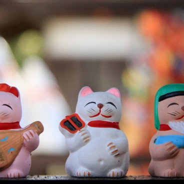 Gotoku-ji (Tokyo), Variations de statuettes Maneki-Neko