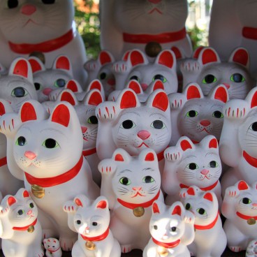 Gotoku-ji (Tokyo), Exposition de statuettes de chats Maneki-Neko 4