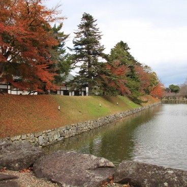 Hikone, Vue sur les douves en automne