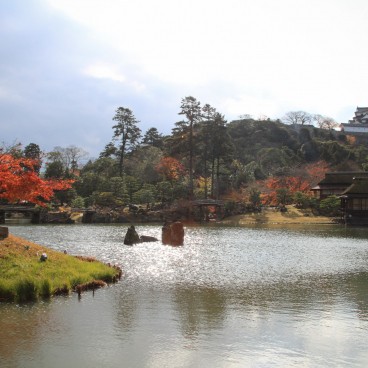 Hikone, Etang du jardin Genkyu-en en automne 2
