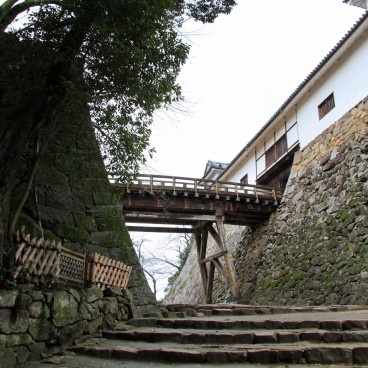 Hikone, Chemin d'accès au donjon