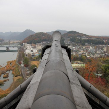 Château d'Inuyama (préfecture d'Aichi), Vue panoramique sur la ville depuis le donjon en automne 4