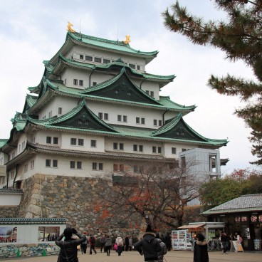 Château de Nagoya, vue sur le donjon avant rénovation à l'automne