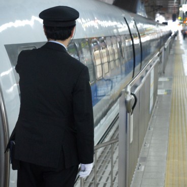 controleur-train-japonais