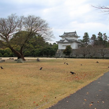 Château de Nagoya, tourelle du site fortifié à l'automne