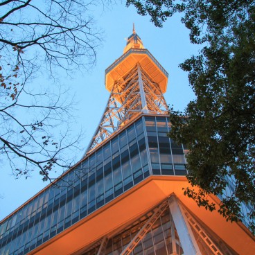Sakae (Nagoya), tour Mirai Tower illuminée en nocturne