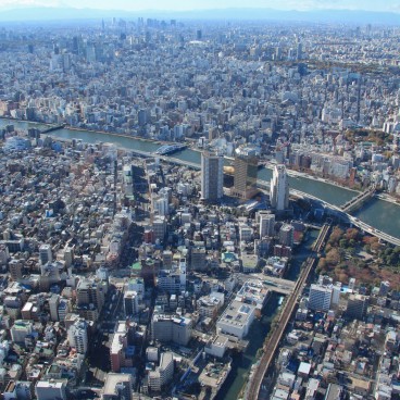 Tokyo SkyTree, Vue sur la rivière Sumida et l'Asahi Beer Hall 2