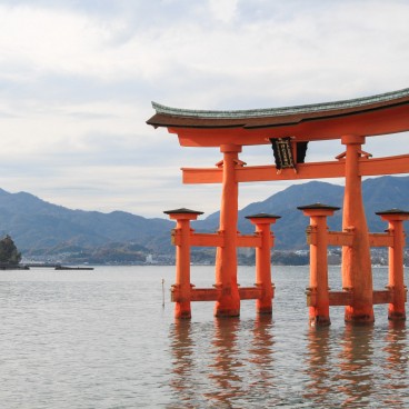 Itsukushima, Torii flottant de Miyajima à marée haute