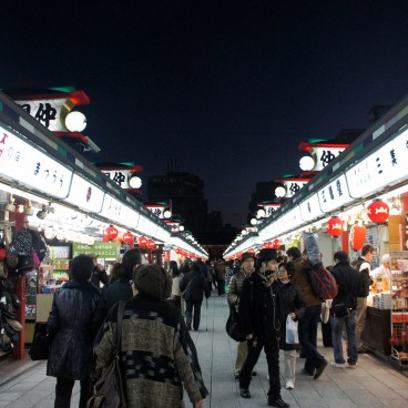 Nakamise-dori de nuit