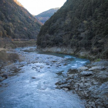 Train touristique Torokko Sagano (Kyoto), Vue sur la rivière Hozugawa en hiver 2