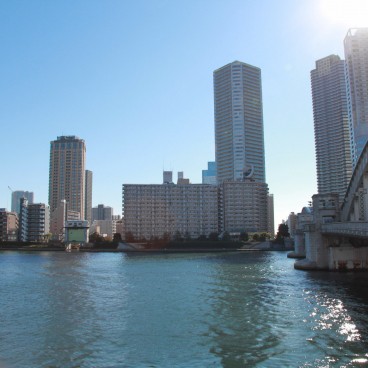Croisière Himiko (Tokyo), vue de jour sur Tokyo (Tsukishima) depuis la rivière Sumida 4