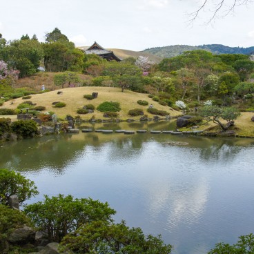 Isui-en (Nara), vue sur le jardin Kotei et le toit du Todai-ji