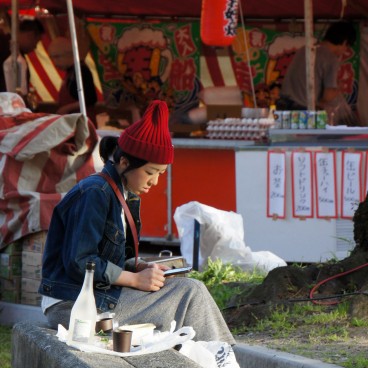 Parc Kema Sakuranomiya à Osaka, Stands de street food et client