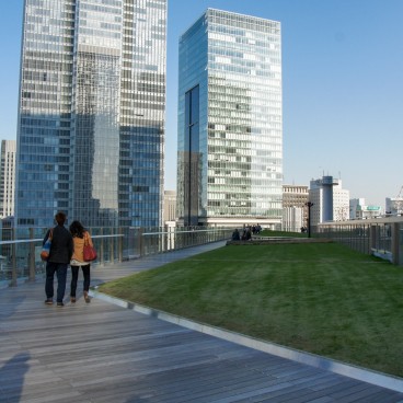 Kitte Marunouchi, Jardin extérieur