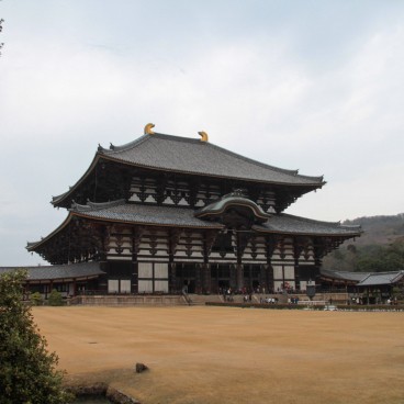 Todai-ji (Nara), pavillon Daibutsu-den à la fin de l'hiver