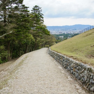 Mont Wakakusa (Nara), Chemin de randonnée