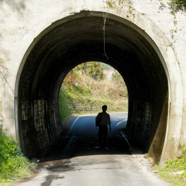 Mont Yoshino, Tunnel dans la montagne