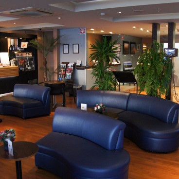 Tour en hélicoptère à Tokyo, Salon d'attente à l'héliport